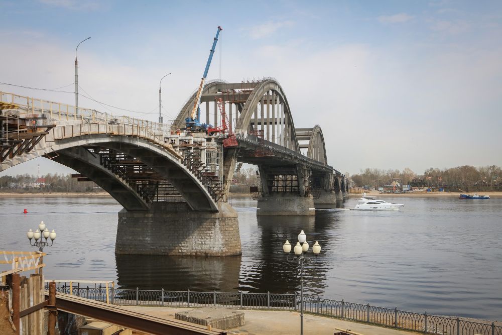 Фото 40 — Легкий арочный мост над дорогой