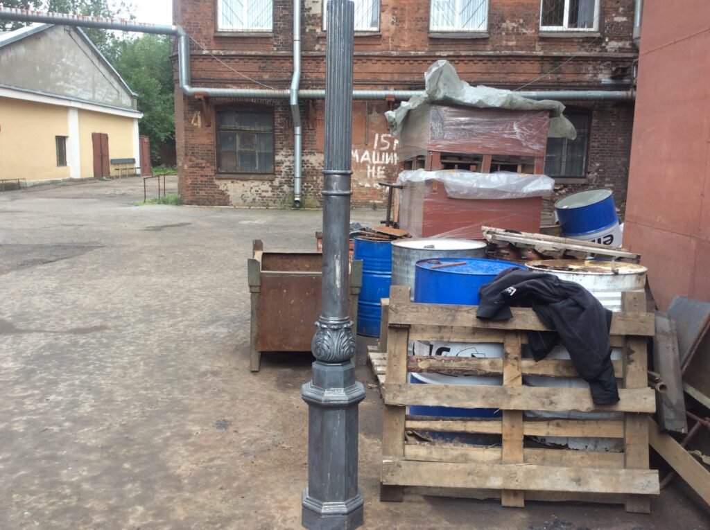 Фото 53 — Чугунные литые столбы