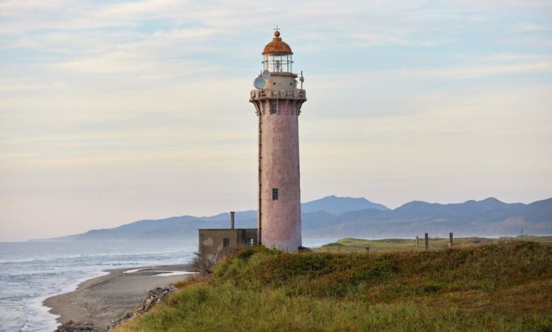 Photo of Красивый маяк на мысе