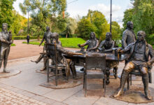 Photo of Скульптурная композиция в парке