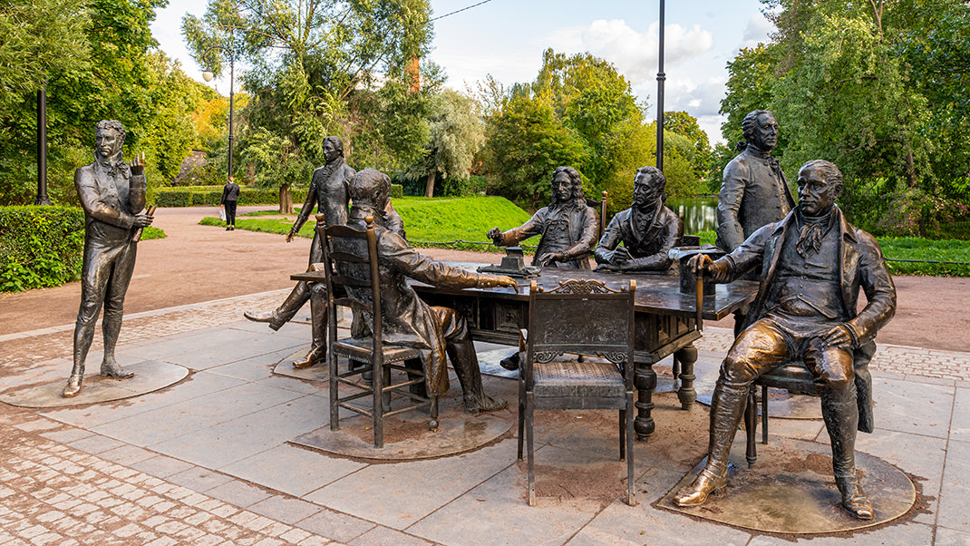 Фото 54 — Скульптурная композиция в парке